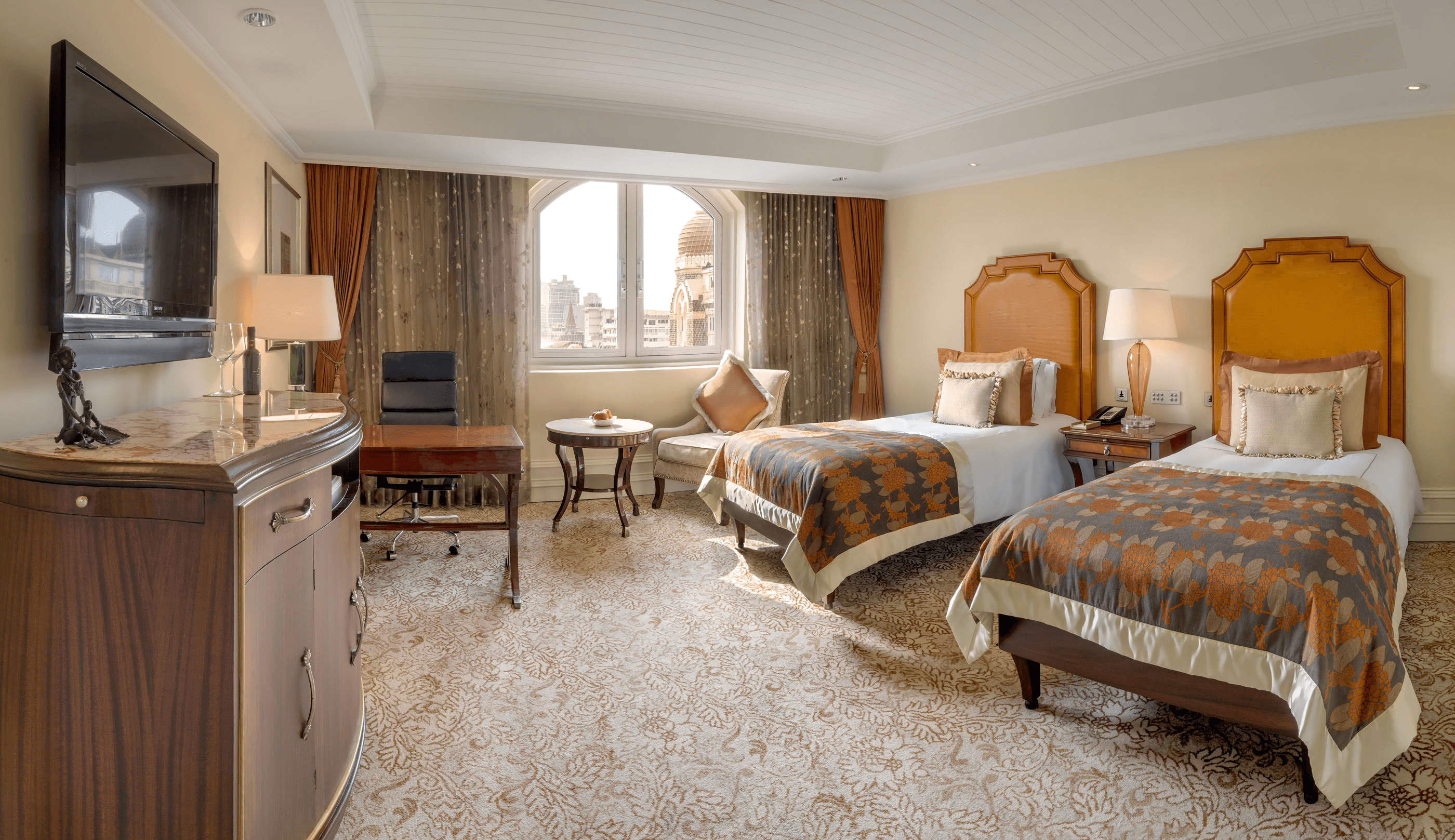 Suite living area